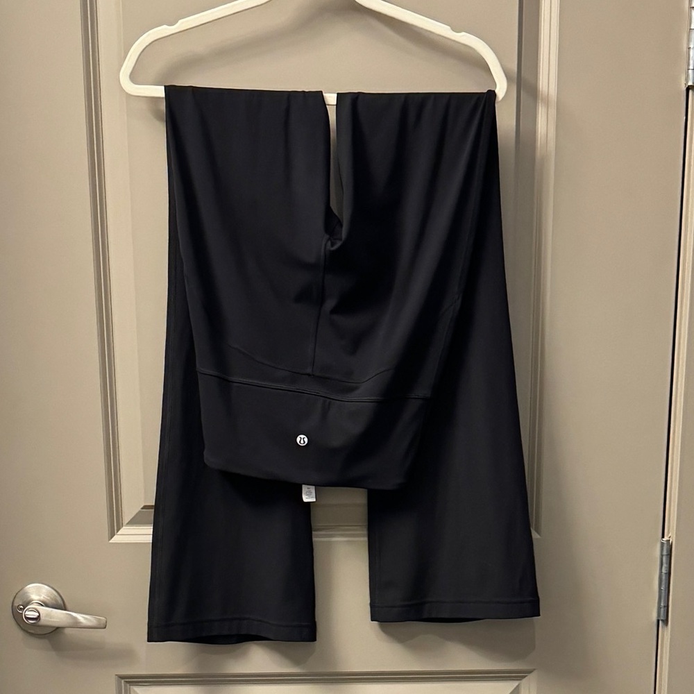 NWOT Groove Nulu Super-High-Rise Flared Pant, Regular, Black - Picture 9 of 10